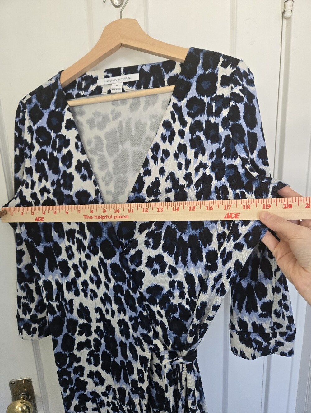 Diane Von Furstenberg DVF New Julian Silk Jersey Wrap Dress Size 12 Snow Cheetah - Picture 14 of 15